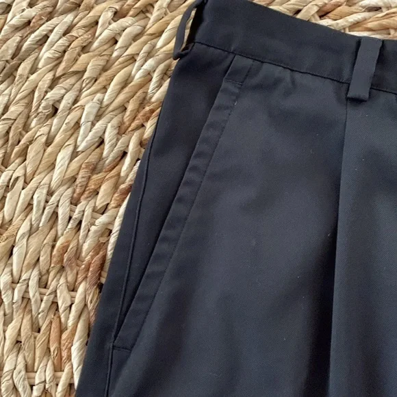 Nike FitDry Pleated Golf Shorts - Picture 2 of 9